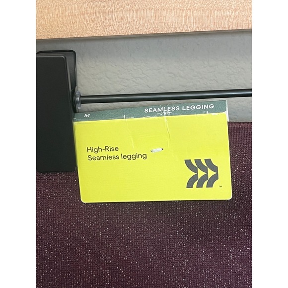 All in Motion Women's High Rise Seamless Glitter Leggings Size M - Picture 4 of 6